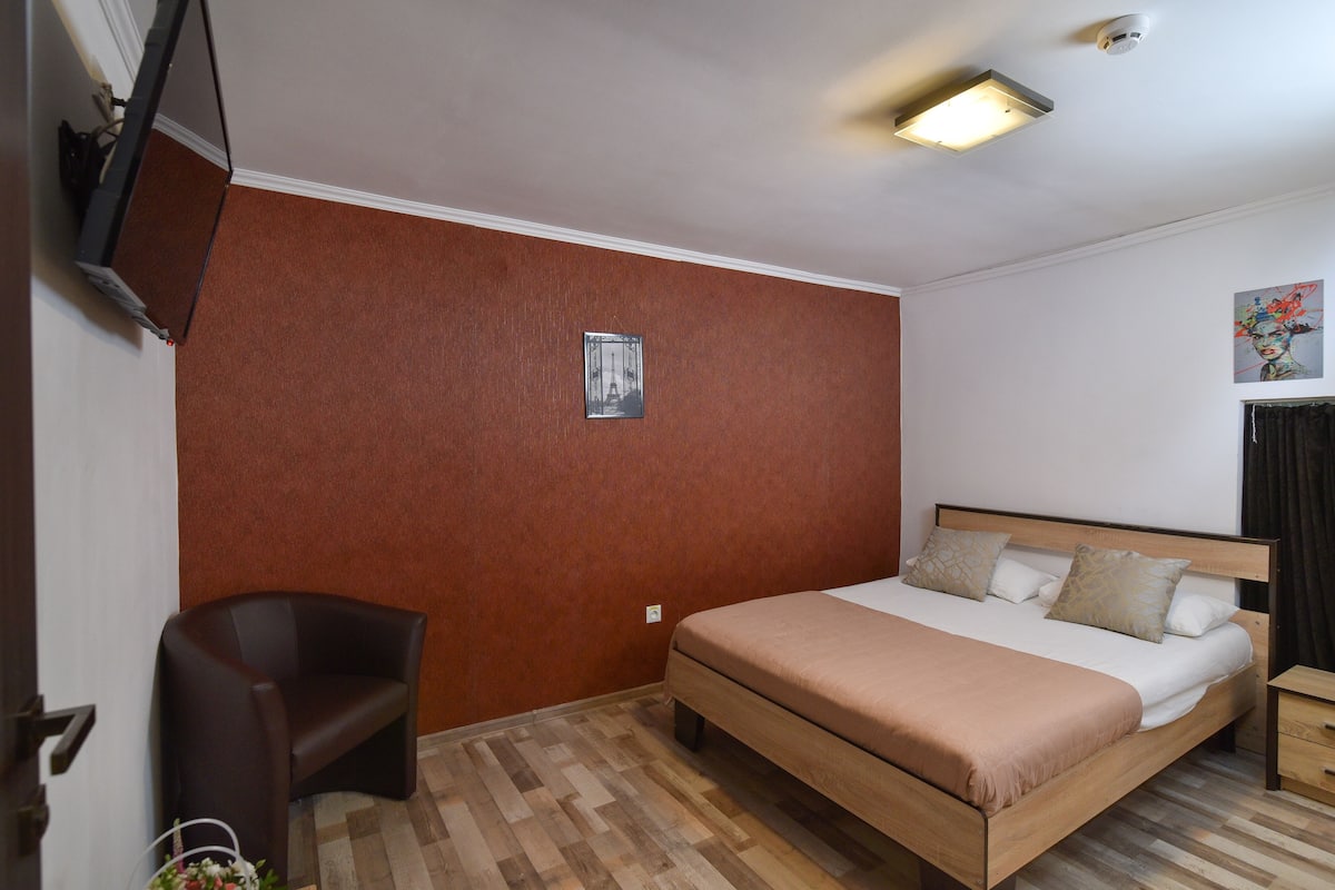 Family Apartment | Premium bedding, in-room safe, desk, iron/ironing board