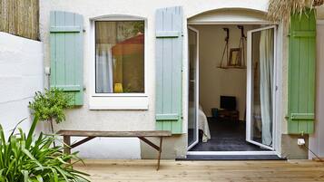 Standard Apartment, Terrace, Ground Floor | Terrace/patio