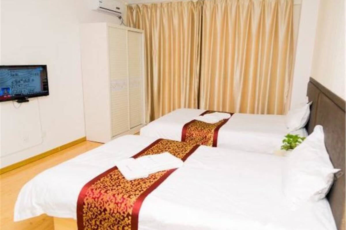 Desk, blackout curtains, rollaway beds, free WiFi