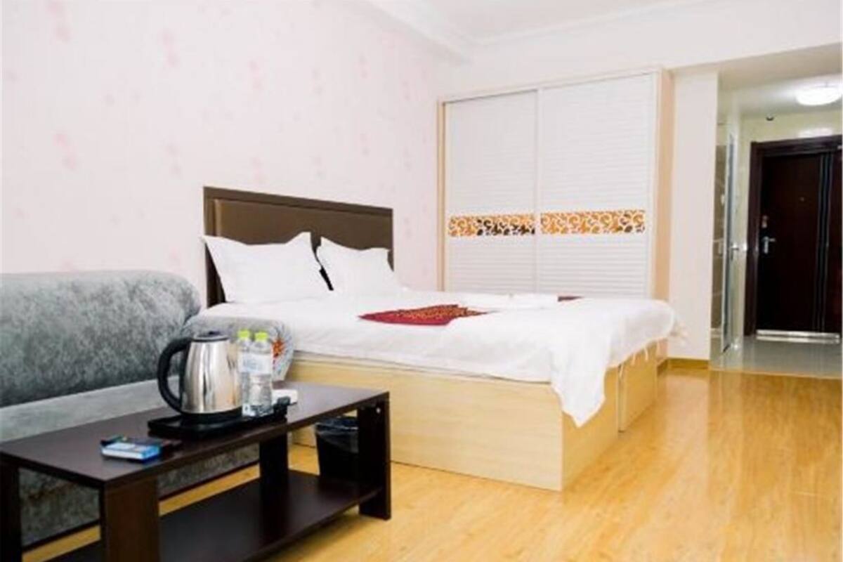 Desk, blackout curtains, rollaway beds, free WiFi