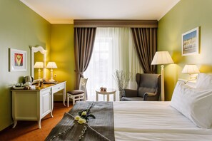 Camera Standard con letto matrimoniale o 2 letti singoli | Biancheria da letto di alta qualità, minibar, una cassaforte in camera