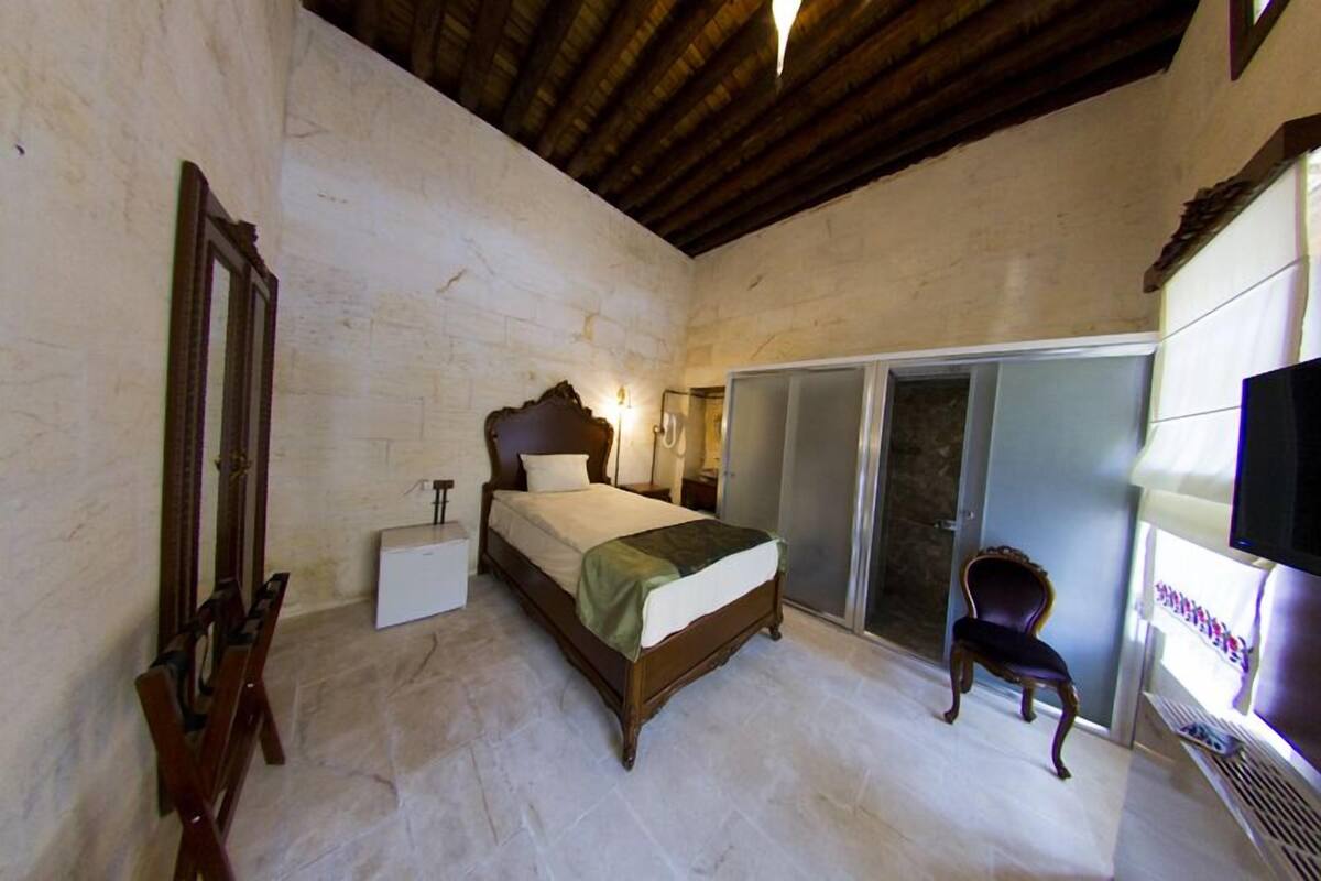 Double Room, Garden View (Halep) | Minibar, in-room safe, desk, soundproofing