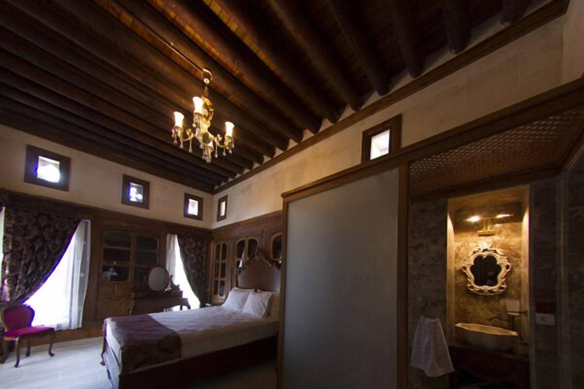 Minibar, in-room safe, desk, soundproofing