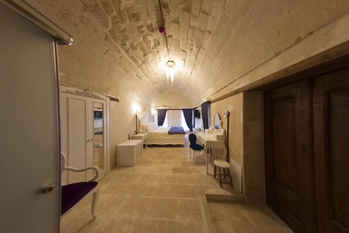 Minibar, in-room safe, desk, soundproofing