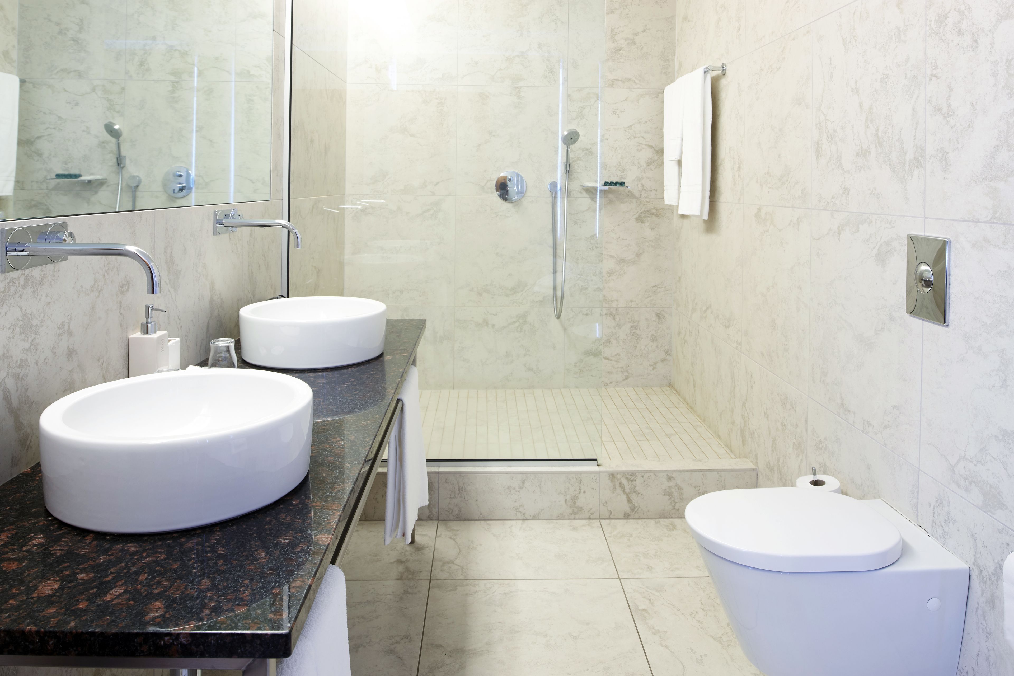 suite | bathroom | free toiletries, hair dryer, towels
