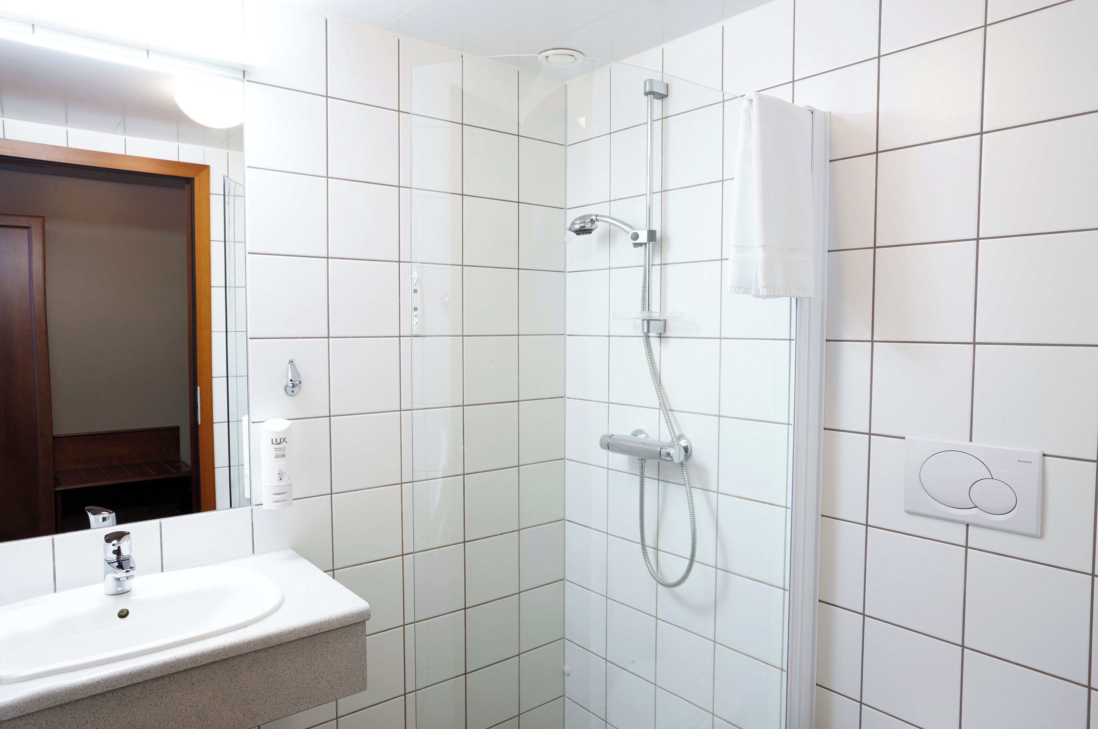 double room | bathroom | free toiletries, hair dryer, towels