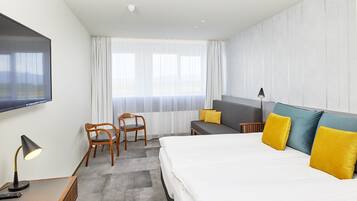 Chambre Familiale | Bureau, rideaux occultants, fer et planche Ă repasser, Wi-Fi gratuit