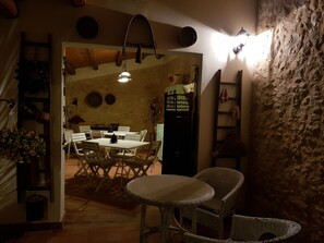 Petit déjeuner complet compris tous les jours