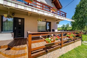 Balcony - Casa Nitu (Întorsura Buzaului)