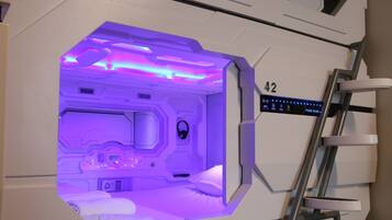 Habitación doble | Cortinas blackout, wifi gratis y ropa de cama