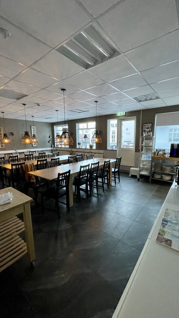 Dining - Hafnarstræti Hostel (Akureyri)