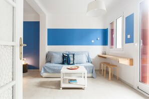 Apartment (Studio) | Living room | Flat-screen TV, Netflix - Karitsi Place (Athens)