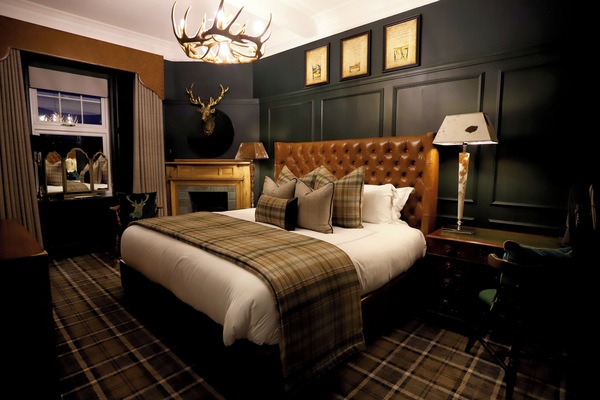 Whiskey Room | Desk, laptop workspace, soundproofing, WiFi (free)