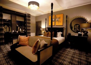 Equestrian Room | Individually decorated, individually furnished, desk, laptop workspace - Abbotsford Hotel (Ayr)