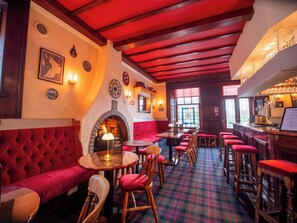 Bar (on property) - Abbotsford Hotel (Ayr)
