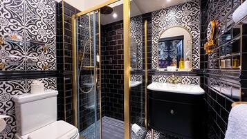 Doppia Superior (Thistle) | Bagno | Set di cortesia gratuito, asciugacapelli, accappatoio, pantofole