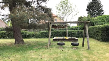Zona de juegos infantil al aire libre