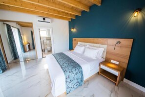 Minibar, in-room safe, desk, soundproofing