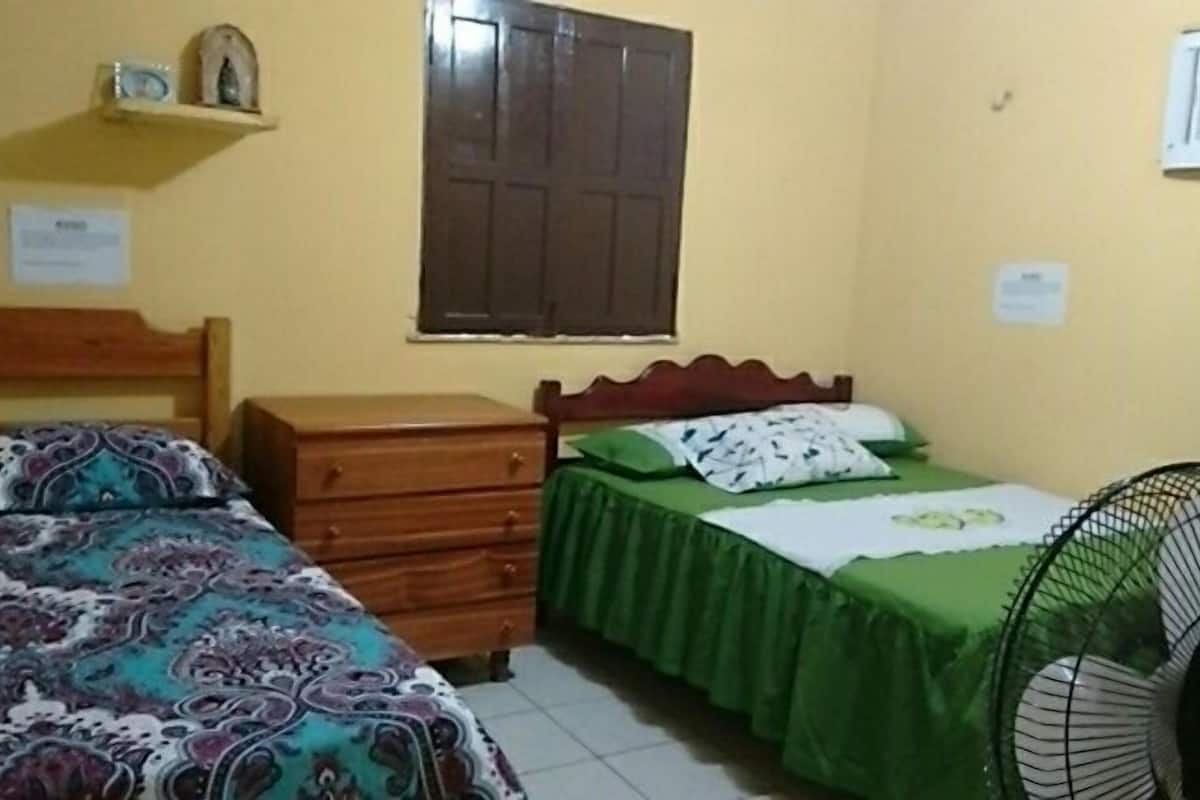 Townhouse, 2 kamar tidur | 1 kamar tidur, seprai premium, tirai kedap cahaya, dan seprai linen