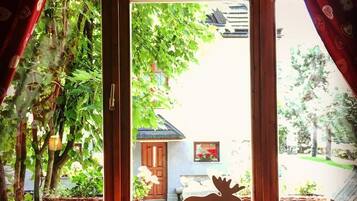 Apartment, Multiple Beds, Non Smoking, Garden View | Individually decorated, iron/ironing board, free WiFi, bed sheets