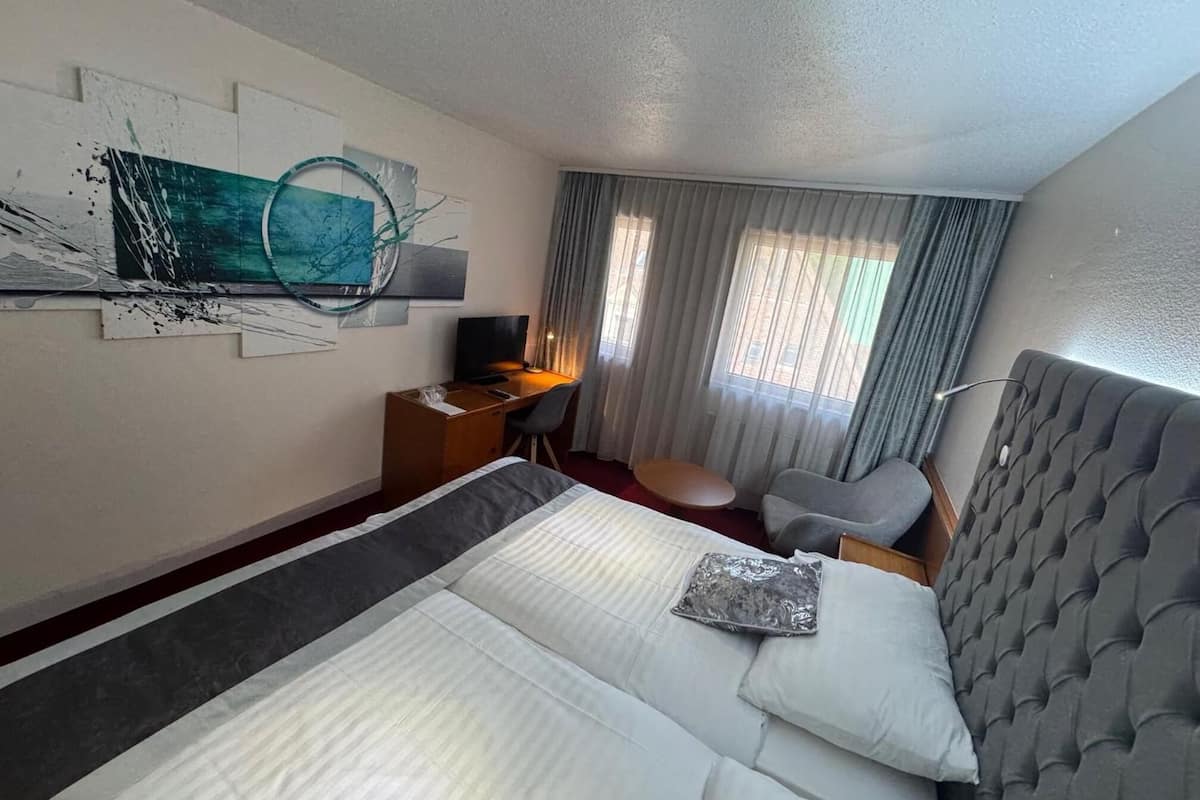 Premium bedding, minibar, in-room safe, iron/ironing board (on request)