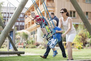 Children’s play area – outdoor