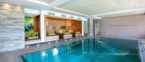 Innenpool, Liegestühle