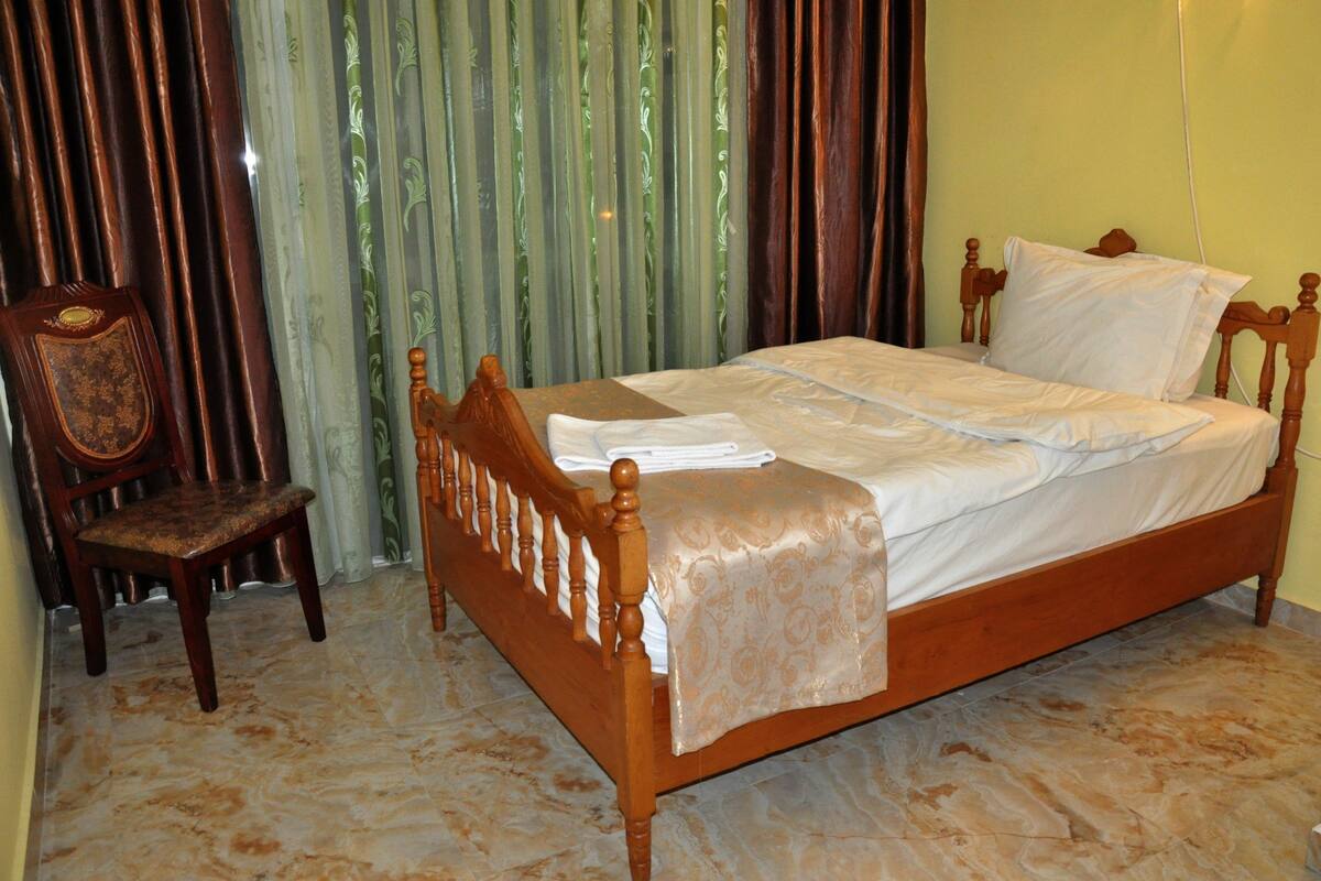 Double Room | Minibar, in-room safe, desk, iron/ironing board (on request)