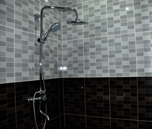 Free toiletries, hair dryer, bathrobes, slippers - Hotel White Palace (Tbilisi)