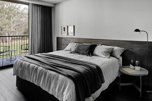 Premium bedding, minibar, in-room safe, iron/ironing board - The Mitchelton Hotel Nagambie (Mitchellstown)