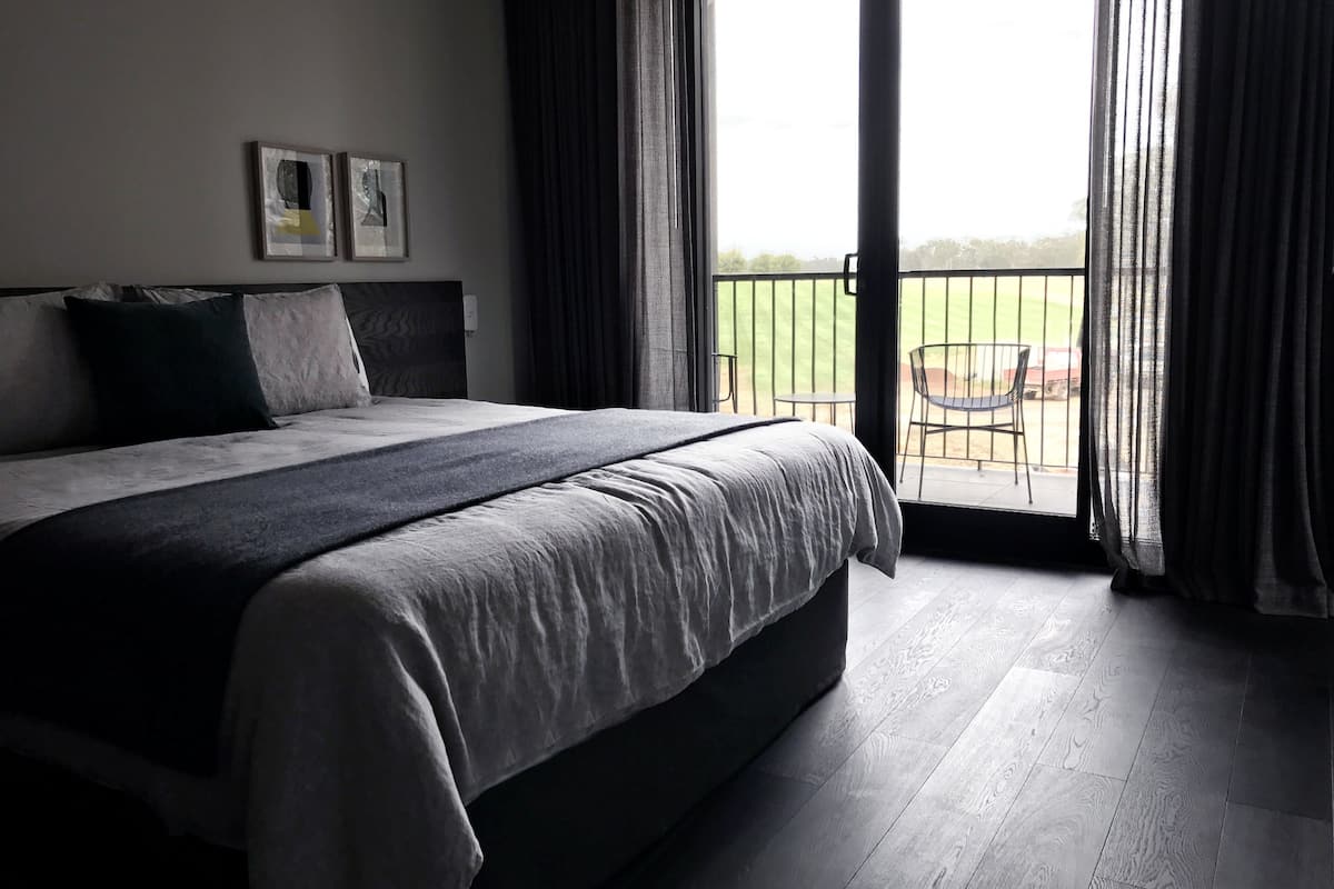 Premium bedding, minibar, in-room safe, iron/ironing board