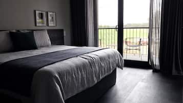 Premium bedding, minibar, in-room safe, iron/ironing board