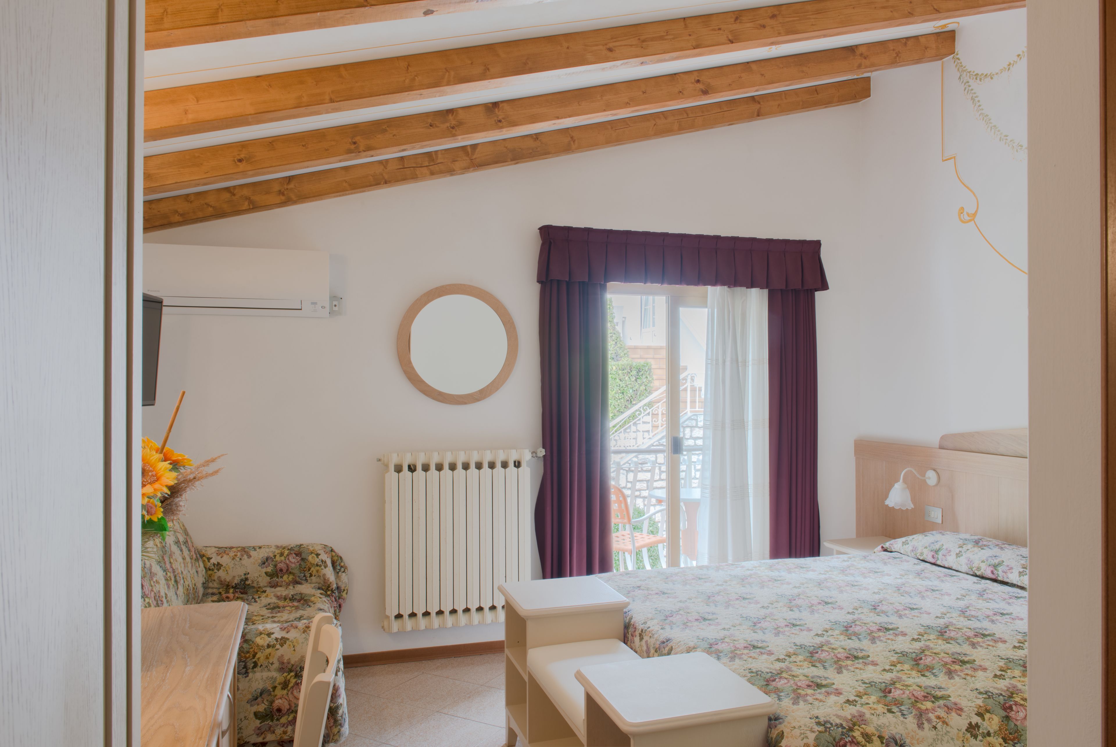 standard double room, annex building | in-room safe, desk, free wifi