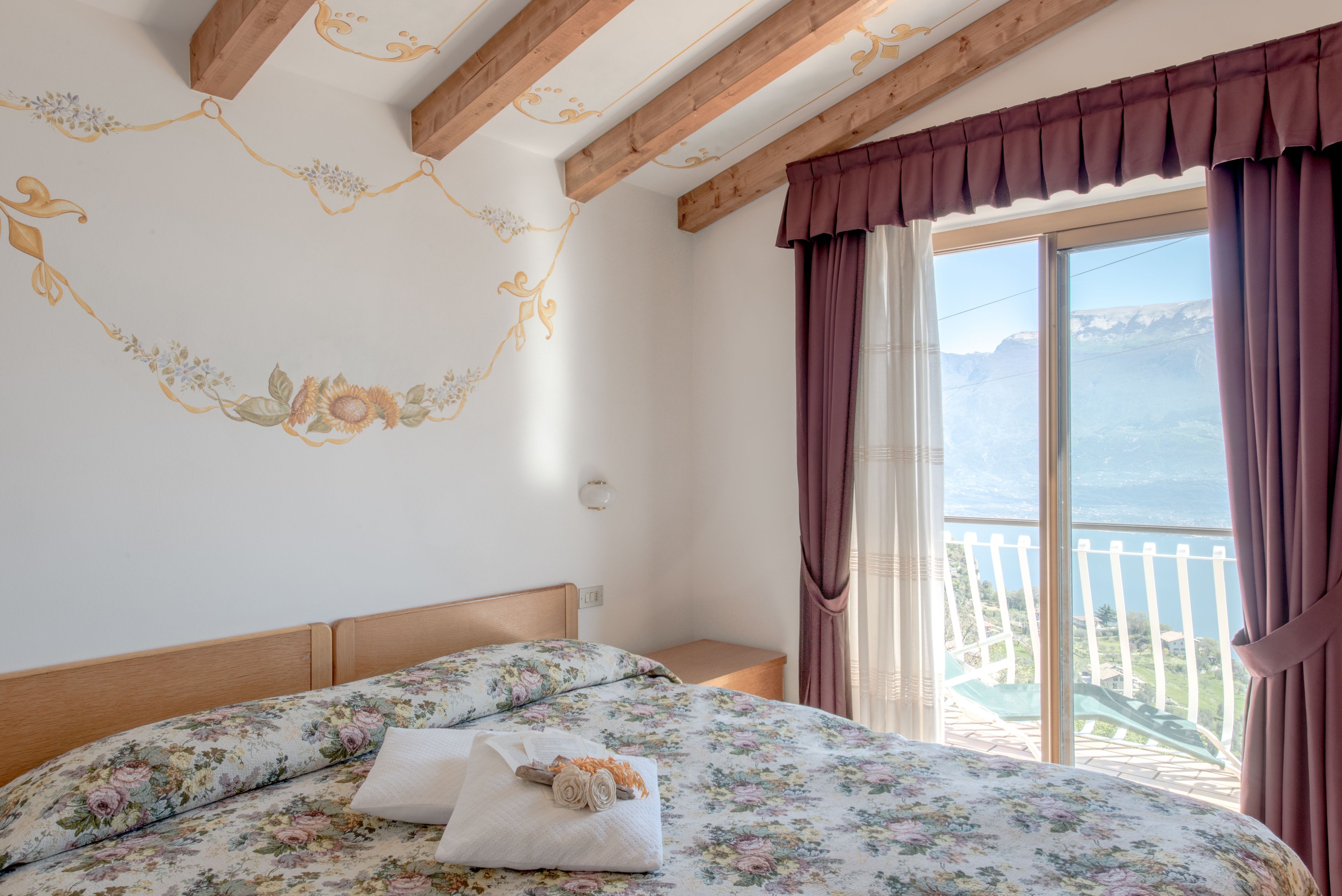 standard double room, annex building | in-room safe, desk, free wifi