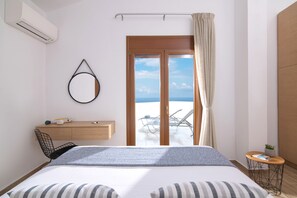 Appartement, 2 chambres, vue mer | Couette en duvet d'oie, décoration personnalisée