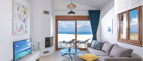 アパートメント 2 ベッドルーム シービュー | リビング エリア | 47 インチの薄型テレビ (衛星放送視聴可)、テレビ