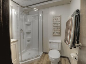 Ferienhaus, 2 Schlafzimmer | Badezimmer | Duschwanne, kostenlose Toilettenartikel, Haartrockner, Handtücher