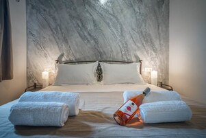 Ropa de cama de alta calidad y minibar