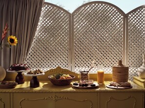Breakfast buffet - Memories Apartments (Zakynthos)
