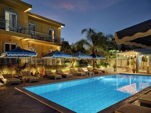 Seasonal outdoor pool - Memories Apartments (Zakynthos)