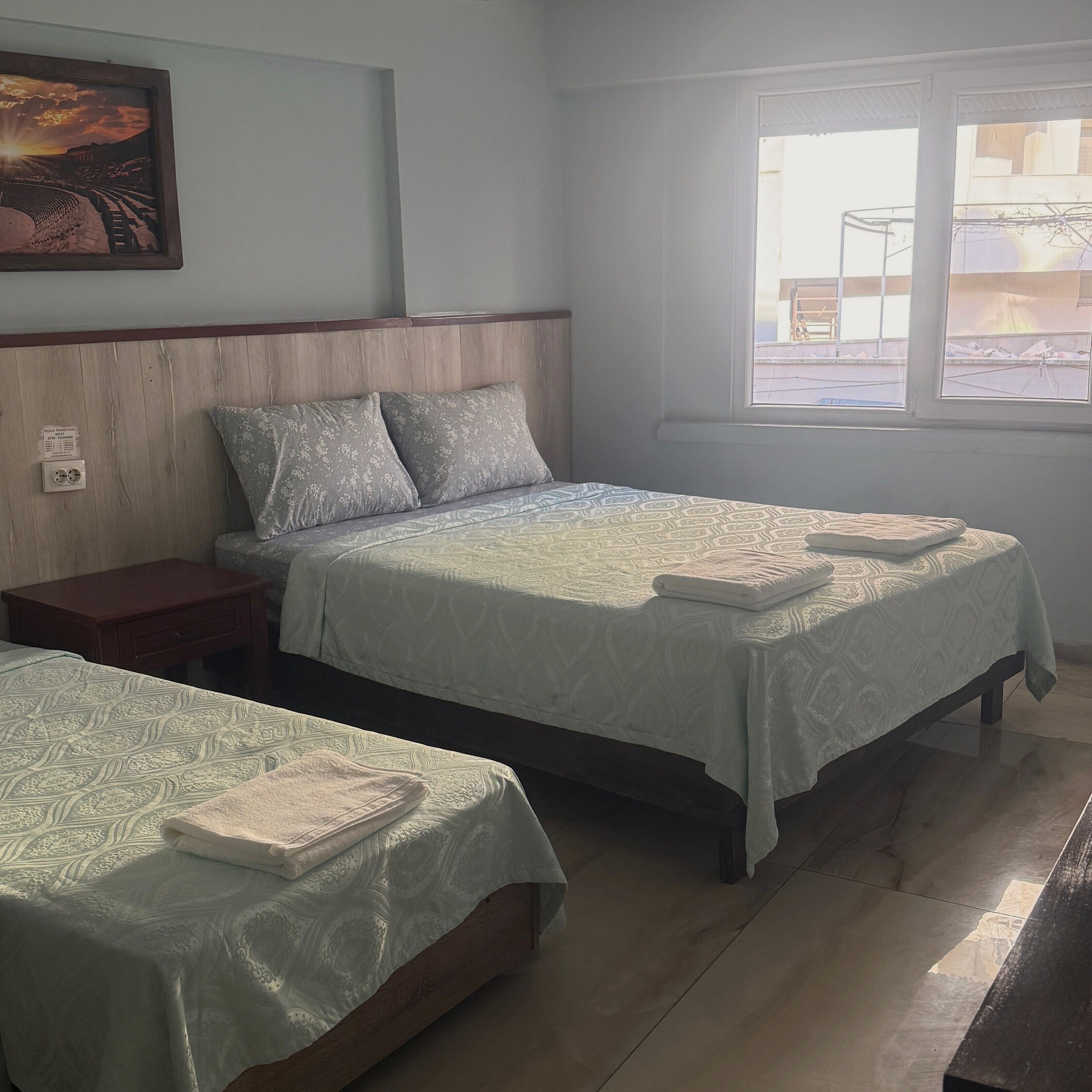 Free WiFi, bed sheets