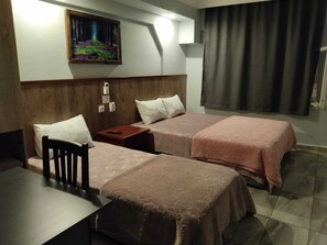 Habitación triple | Wifi gratis y ropa de cama