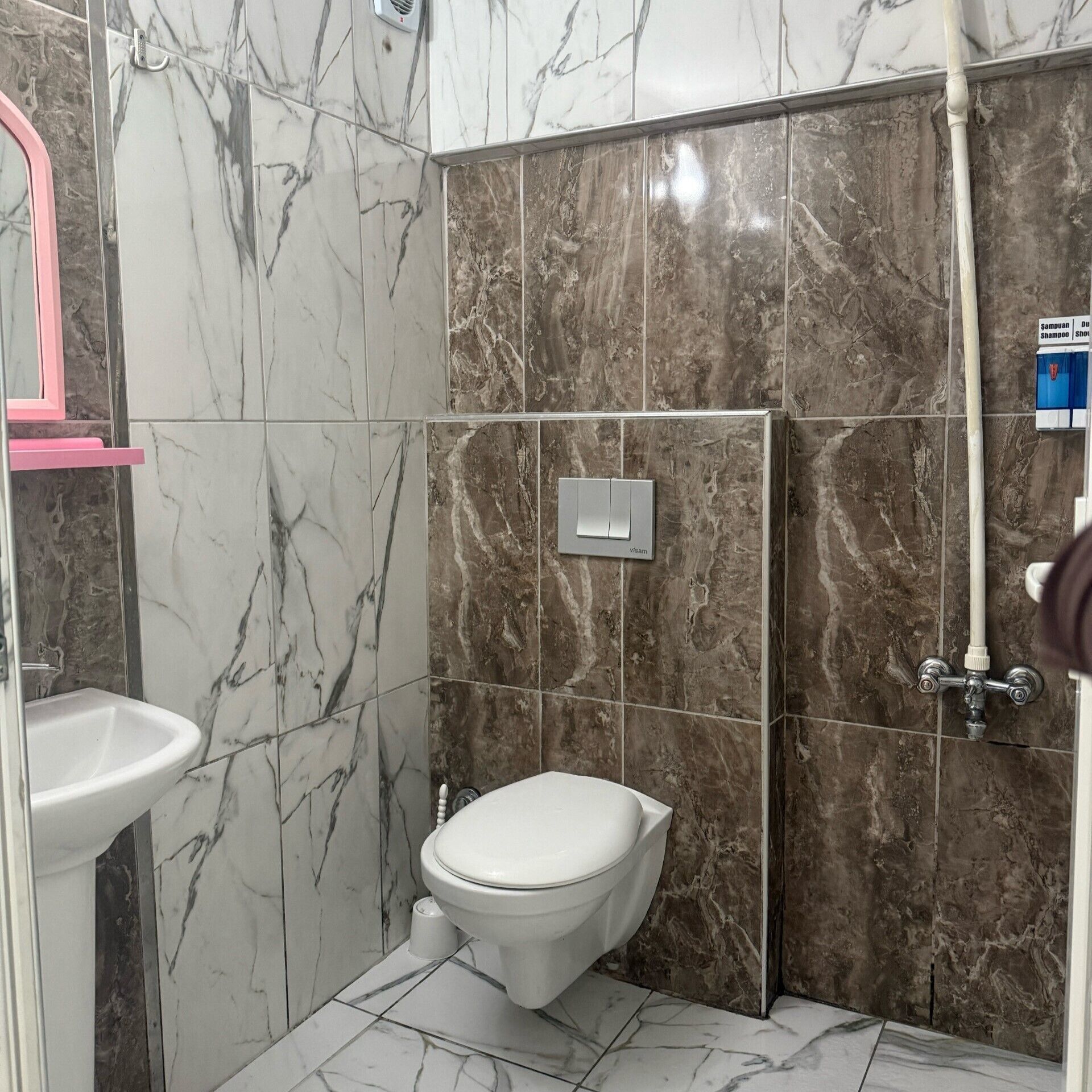 Doppelzimmer | Badezimmer | Dusche, Haartrockner, Handtücher
