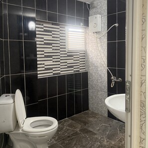 Shower, hair dryer, towels - Kisla Pansiyon (Antalya)