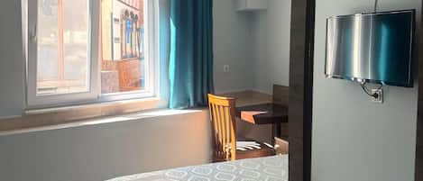 Double Room | Free WiFi, bed sheets