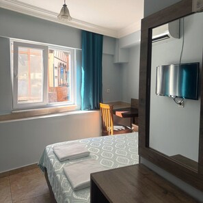 Double Room | Free WiFi, bed sheets - Kisla Pansiyon (Antalya)