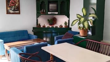32-Zoll-Fernseher mit Satellitenempfang