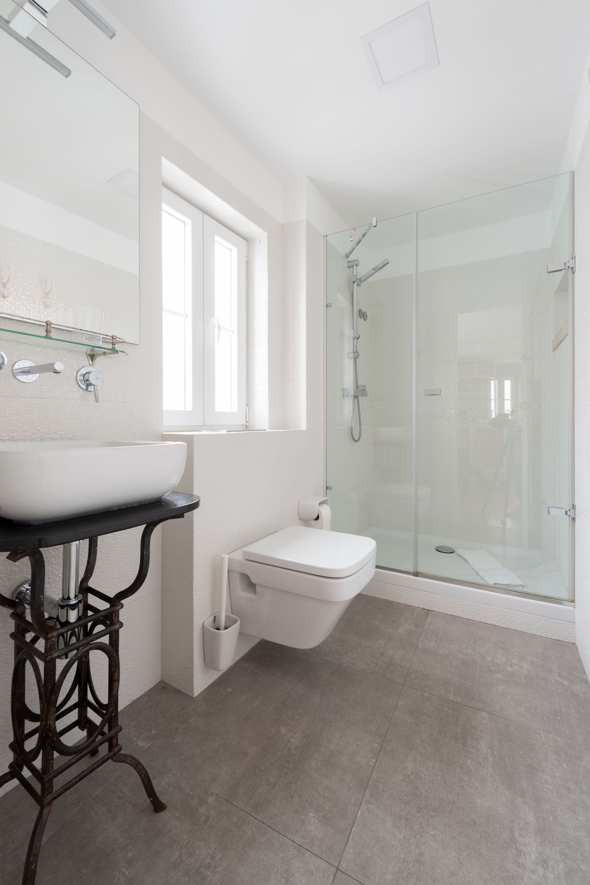 Apartamento estándar, 1 habitación (Olissipona) | Baño | Ducha, toallas y papel higiénico