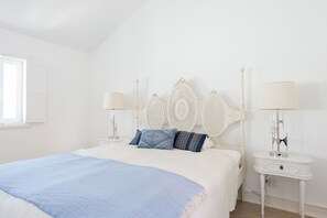 Studio (Tagides) | In-room safe, soundproofing, iron/ironing board, cots/infant beds - Almamater Lisbon Apartments (Lisbon)