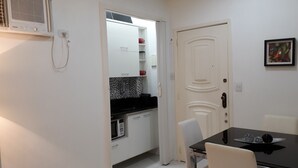 Unclassified image, 3 of 21, button - Studio Atlântica - Praia de Copacabana (Rio de Janeiro)